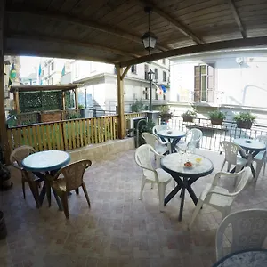 Ξενοδοχείο Colombo, Νάπολη